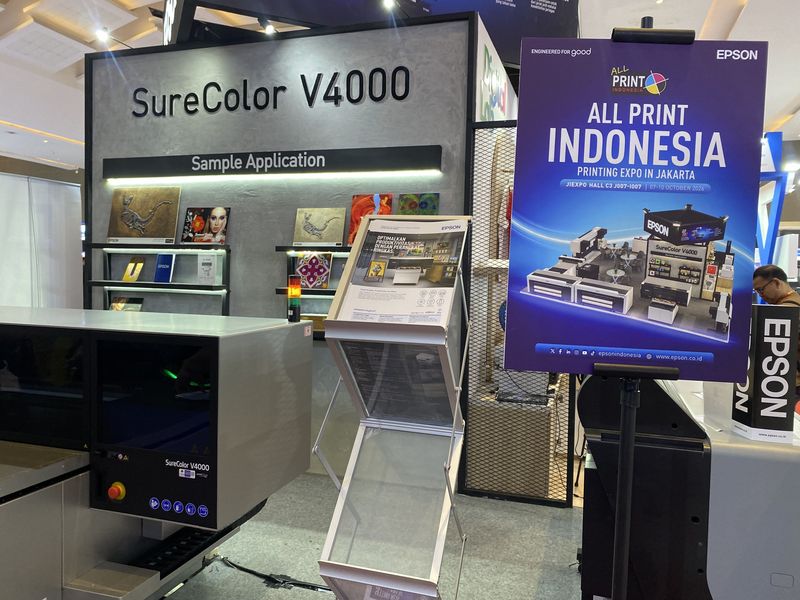 EPSON Epson Hadirkan SureColor V4000, Printer UV Flatbed A1+ yang Ringkas
