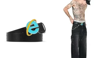 Generasi 2000-an pasti kenal logo ini. Ikon legendaris Internet Explorer kini bukan buat membuka browser, melainkan jadi kepala gesper. Internetnya boleh lambat, gayanya jangan. Foto: via Boredpanda