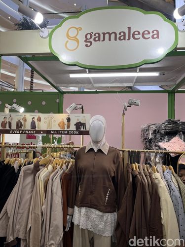 GLAMLOCAL Bazar busana dan hijab lokal kembali digelar bertajuk Glamlocal Warehouse Sale mulai dari 7-11 Oktober 2026 di Grand Atrium, Kota Kasablanka.