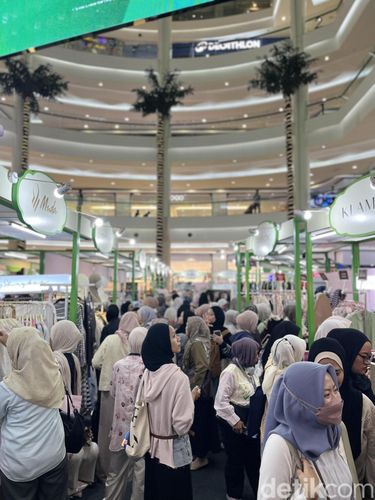 GLAMLOCAL Bazar busana dan hijab lokal kembali digelar bertajuk Glamlocal Warehouse Sale mulai dari 7-11 Oktober 2026 di Grand Atrium, Kota Kasablanka.