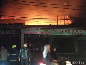 Tiga Ruko di Kadipaten Majalengka Ludes Terbakar