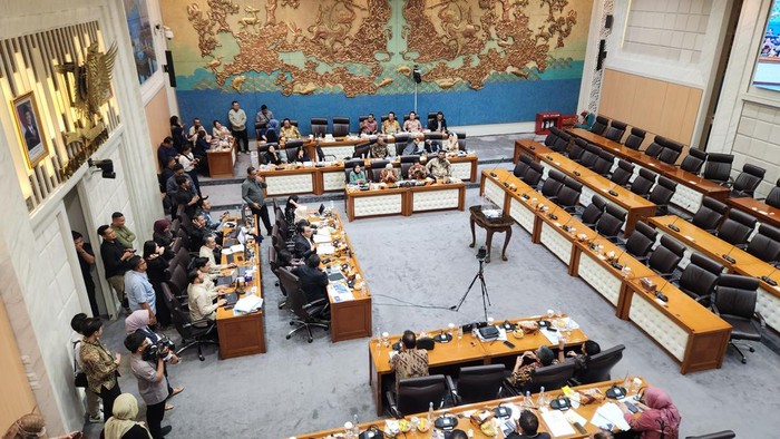 Komisi VII DPR RI telah menggelar fit and proper test atau uji kelayakan dan kepatutan terhadap calon Dewan Pengawas LPP RRI periode 2026-2031.