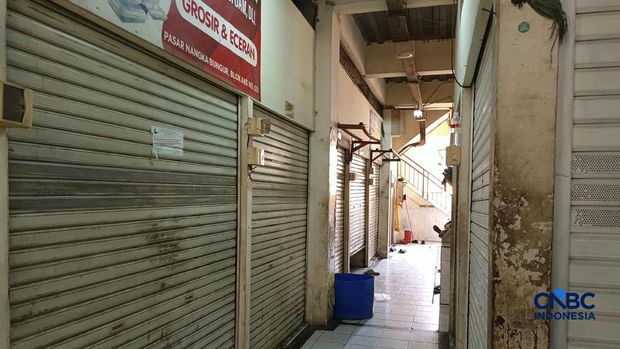 Kondisi di dalam Pasar Nangka Bungur, Jakarta Pusat, nampak sepi dan banyak sekali kios yang tutup, Rabu (7/10/2026). Kondisi di dalam Pasar Nangka Bungur, Jakarta Pusat, nampak sepi dan banyak sekali kios yang tutup, Rabu (7/10/2026). (CNBC Indonesia/Martyasari Rizky)