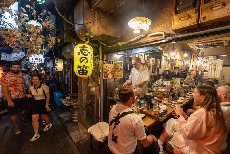 Konsep makan di Jepang Berbagai konsep makan di Jepang yang autentik