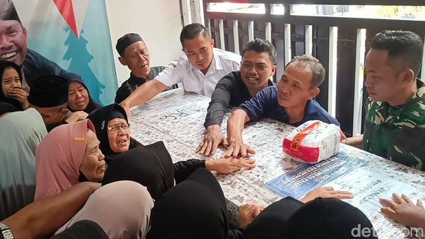 Korban KM Virgo di Banyumas Jasad Windianto, korban Kapal Virgo tenggelam saat tiba di kediamannya di Desa Sawangan Wetan, Kecamatan Patikraja, Kabupaten Banyumas, Rabu (7/10/2026).