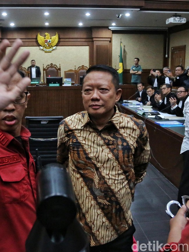 Mantan Jampidsus Febrie Adriansyah Jalani Sidang Perdana Kasus TPPU