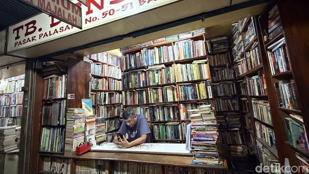 Pasar buku murah Palasari, Kota Bandung dipotret pada Rabu (7/10/2026) Pasar buku murah Palasari, Kota Bandung dipotret pada Rabu (7/10/2026)