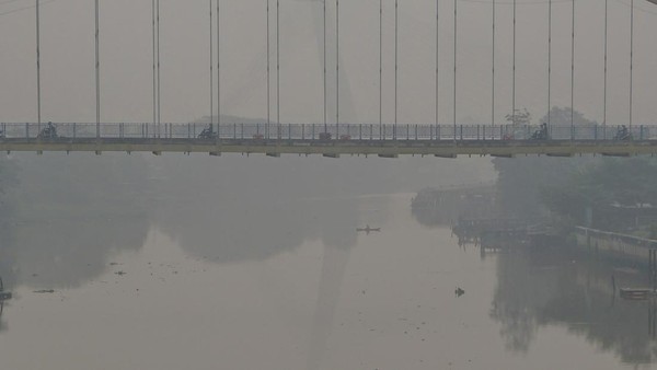 Pekanbaru Diselimuti Kabut Asap Pekat, Jarak Pandang Kini Kurang dari 1 Km