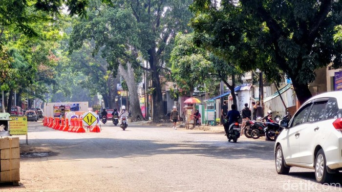 Pembangunan halte BRT di Bandung