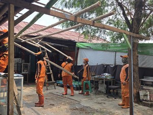 Pemkot Tata Setu Babakan Jaksel, Lapak di Atas Saluran Air Dibongkar