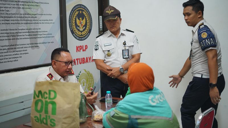 Penyelundupan ayam goreng krispi berisi sabu di Lapas Porong Sidoarjo