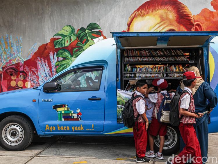Perpustakaan Keliling Bahtera LiteraSEA Bangkitkan Semangat Literasi Pelajar
