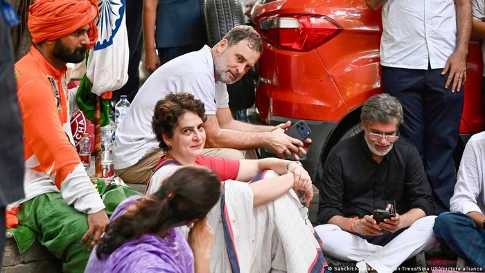 Aksi yang dipimpin Rahul Gandhi menuntut pengunduran diri kepala Election Commision of India (ECI) atas tuduhan adanya revisi daftar pemilih yang dilakukan demi menguntungkan pemerintahan Modi (Sanchit Khanna/Hindustan Times/Sipa USA/picture allianc