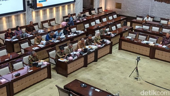 Rapat LPS dengan Komisi XI