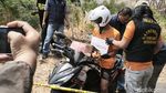 Momen Very Peragakan Buang Jasad Mozza di Jurang Tol Semarang Saat Reka Ulang
