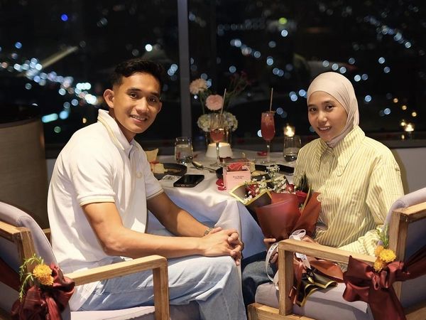 Romantisnya Rizky Ridho Makan Bareng Istri di Restoran hingga Kafe