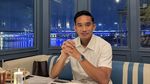 Romantisnya Rizky Ridho Makan Bareng Istri di Restoran hingga Kafe