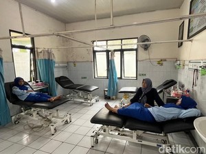 Mual Muntah 44 Siswa Mojokerto Usai Makan Sate Ayam MBG Berbau Asam