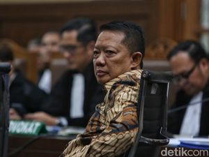 Geleng-geleng Kepala! Isi Brankas dan Aliran Uang dalam Dakwaan Eks Jampidsus
