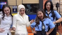 Izin Reino Barack... Syahrini Diajak TikTokan Nih