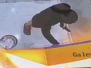 Perempuan di Surabaya Dipolisikan Diduga Curi-Kuras ATM Teman Rp 4,5 Juta