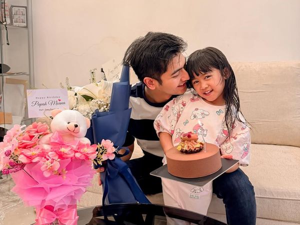 Sederhana dan Hangat! Momen Teuku Ryan Rayakan Ulang Tahun Bareng Moana