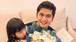 Sederhana dan Hangat! Momen Teuku Ryan Rayakan Ulang Tahun Bareng Moana
