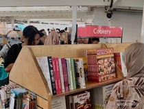 Pengalaman Baru, Membaca Buku dari Kapal Doulos Hope Jakarta