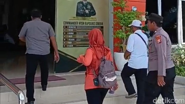 Wanita diancam DC dan diancam disebar foto porno editan laporan ke Polres Gresik