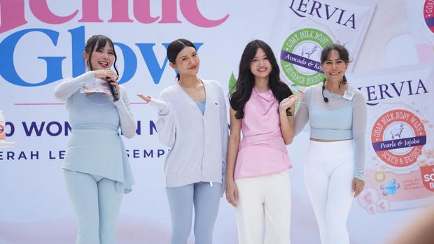 Anissa Aziza bicara soal perawatan diri dalam sebuah acara.