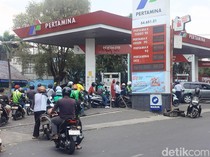 Antrean Pertalite Mengular di Sejumlah SPBU Malang Raya