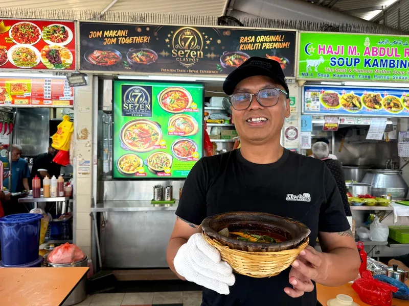 Bawa Rolls-Royce ke Kedai Claypot, Omzet Penjual Ini Naik 2 Kali Lipat!