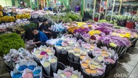Suasana aktivitas perdagangan bunga segar di Pasar Bunga Rawa Belong, Kebon Jeruk, Jakarta Barat, Kamis (8/10/2026).