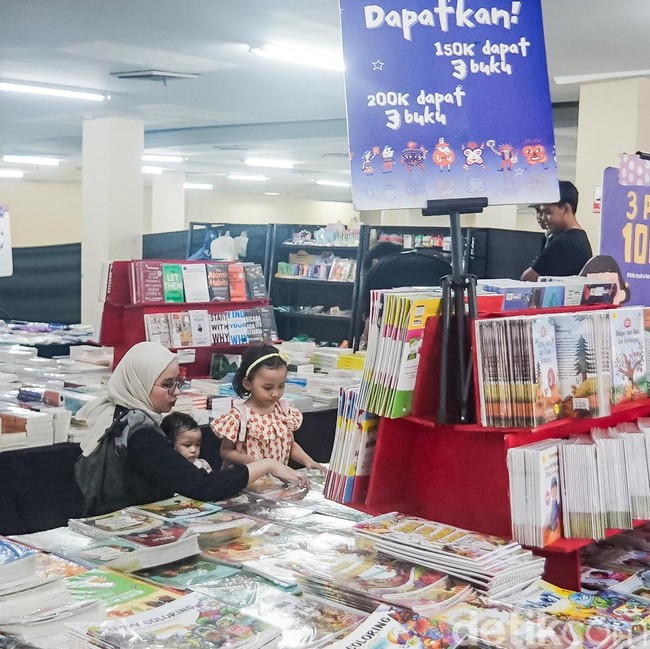 Berburu Bacaan Hemat, Buku Mulai Rp10 Ribu Hadir di Blok M Hub