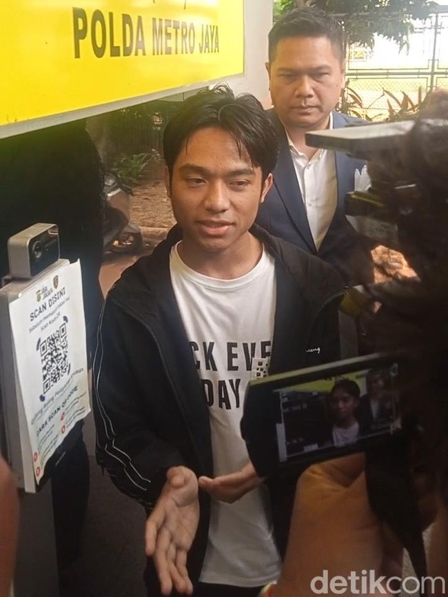 Sikap Betrand Peto Jalani Pemeriksaan Kasus Dugaan Kekerasan Seksual