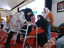 Bupati Ipuk Luncurkan Teman Lansia untuk Sasar Warga Sebatang Kara