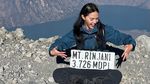 Della Dartyan Bahagia Bucket List Daki Gunung Rinjani Tercapai