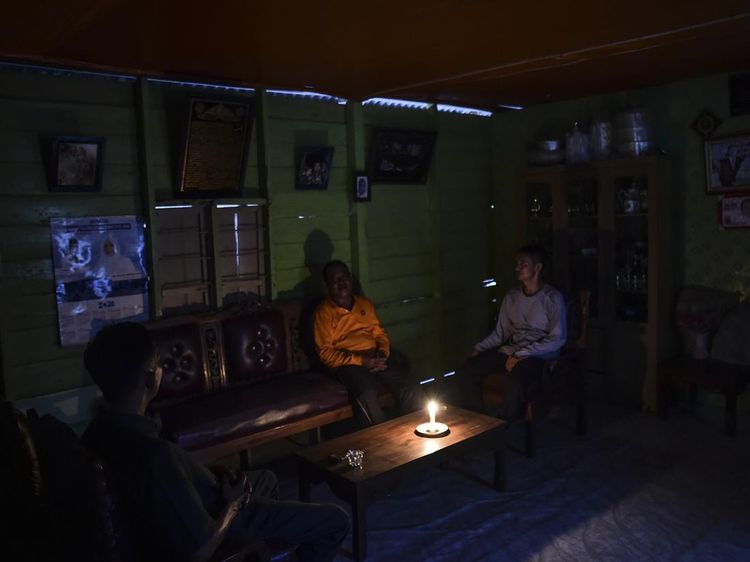 Di Tengah Target Listrik 100 Persen, 40 KK di Jambi Masih Gelap