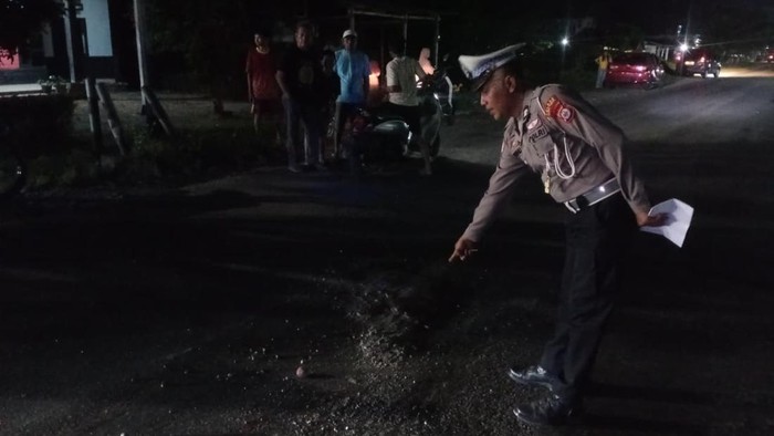 Dua siswa SMA, Fausi dan Suwaid, tewas setelah terlindas truk di Luwu Timur.