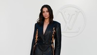 Foto: Gaya Memukau Ana de Armas Hingga Lisa di Louis Vuitton SS 2027