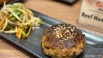 Serasa Jajan di Jepang! Di Gerai Ini Ada Takoyaki hingga Yakitori Enak