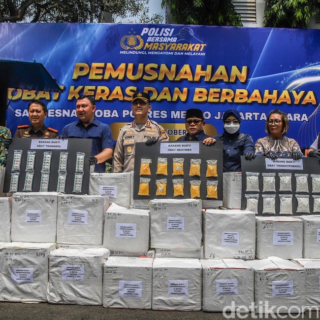 Jutaan Butir Obat Keras Dimusnahkan di Jakarta Utara