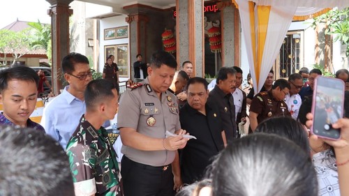 Kapolres TabananAKBP I Putu Bayu Pati menghadiri pemusnahan barang bukti perkara tindak pidana umum berkekuatan hukum tetap di Kantor Kejaksaan Negeri Tabanan, Rabu (7/10/2026). (Foto: Humas Polres Tabanan)