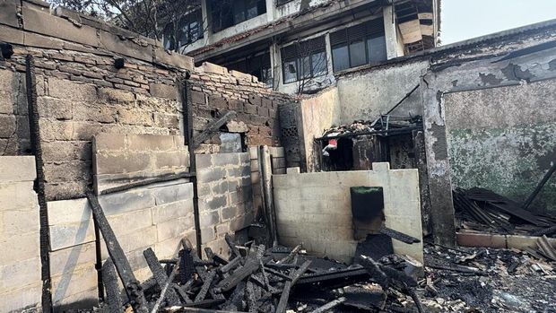 Kebaakran 8 rumah dan kios di Kemayoran, Jakarta Pusat Kebaakran 8 rumah dan kios di Kemayoran, Jakarta Pusat, Kamis (8/10/2026).