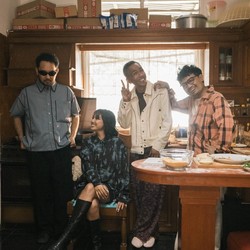 Lafa Pratomo, Ari Lesmana, dan White Chorus Ajak Hidup Secukupnya di Juara Dua