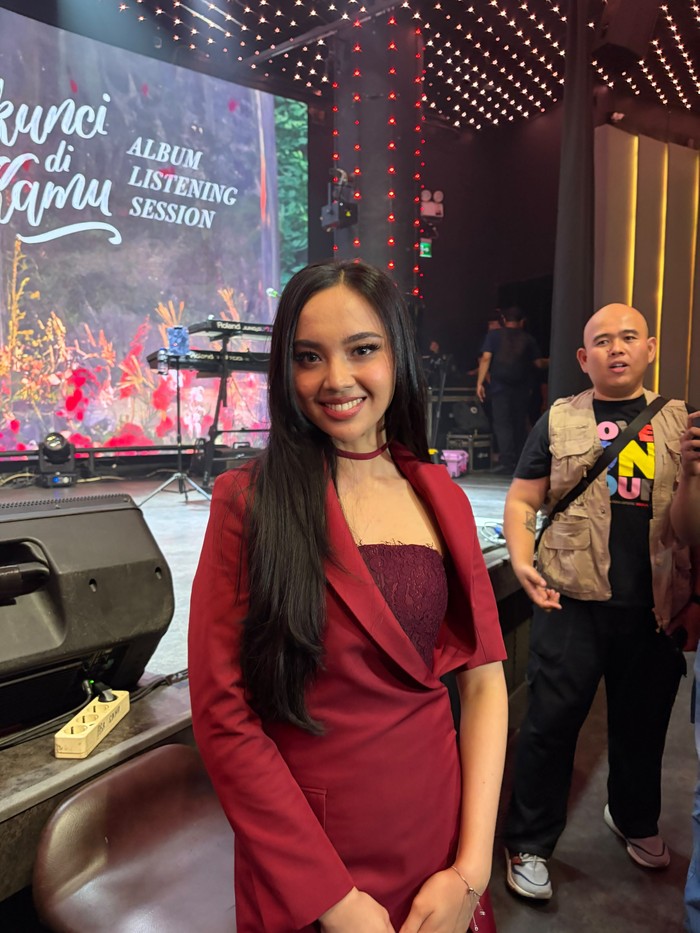 Lyodra merilis album terbaru Terkunci di Kamu yang menggambarkan perjalanan emosional cinta. Album ini siap rilis pada 9 Oktober 2026.