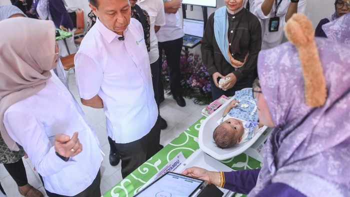 Transformasi Digital Layanan Kesehatan: Menkes Tinjau Posyandu Modern di Jakarta (2)