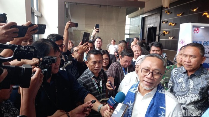 Menko Pangan Zulhas membuka World Coconut Day 2026 di Manado. Fistel Mukuan/detikcom