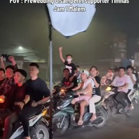Viral! Sesi Foto Prewedding Jam 1 Pagi Mendadak Dikerumuni Suporter Timnas