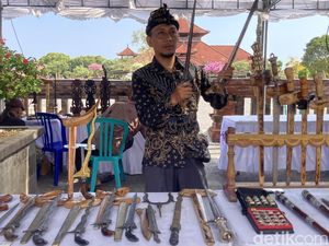 Beragam Keris Nusantara Bernilai Ratusan Juta Dipamerkan di Klungkung